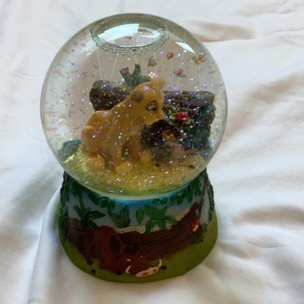 Lion King Snow Globe with Simba and Nala - Picture 8 of 8